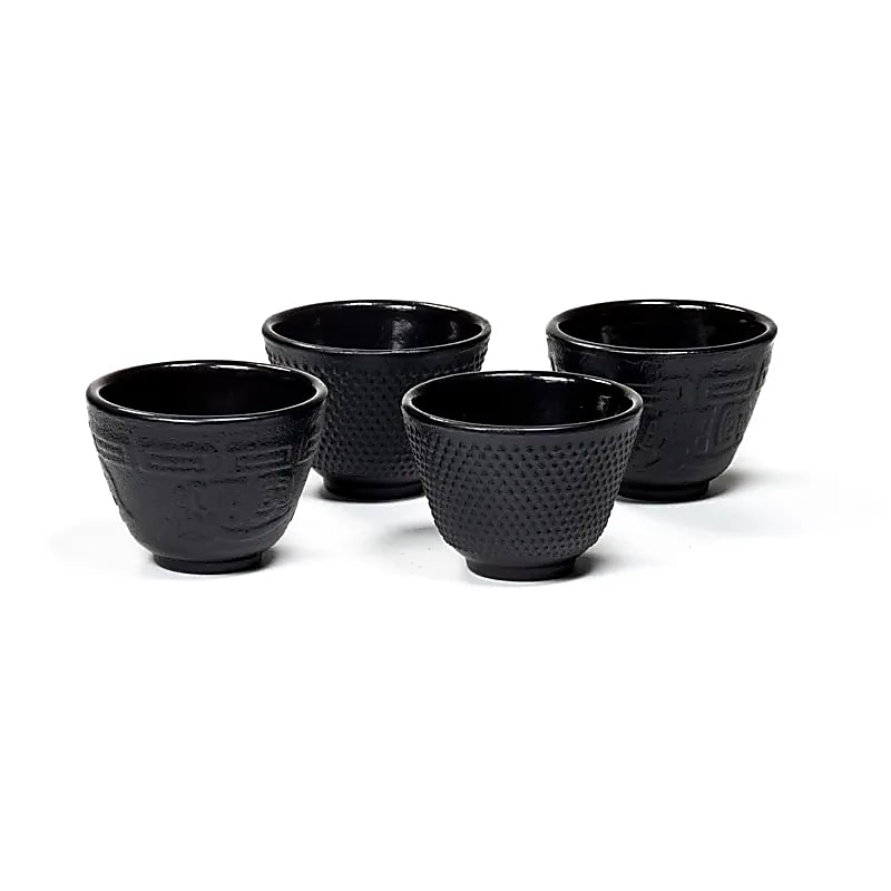 Enamelled tea cups in Japanese style, set of 4