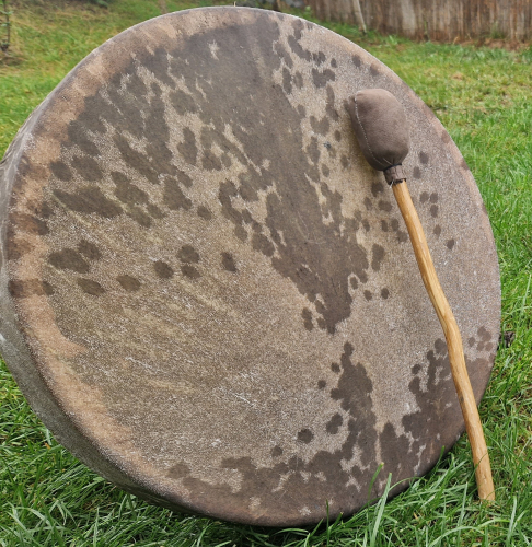 Shamanic Drum 46cm Willow Solid - Goat Skin - with Stone - Petrovich Drums
